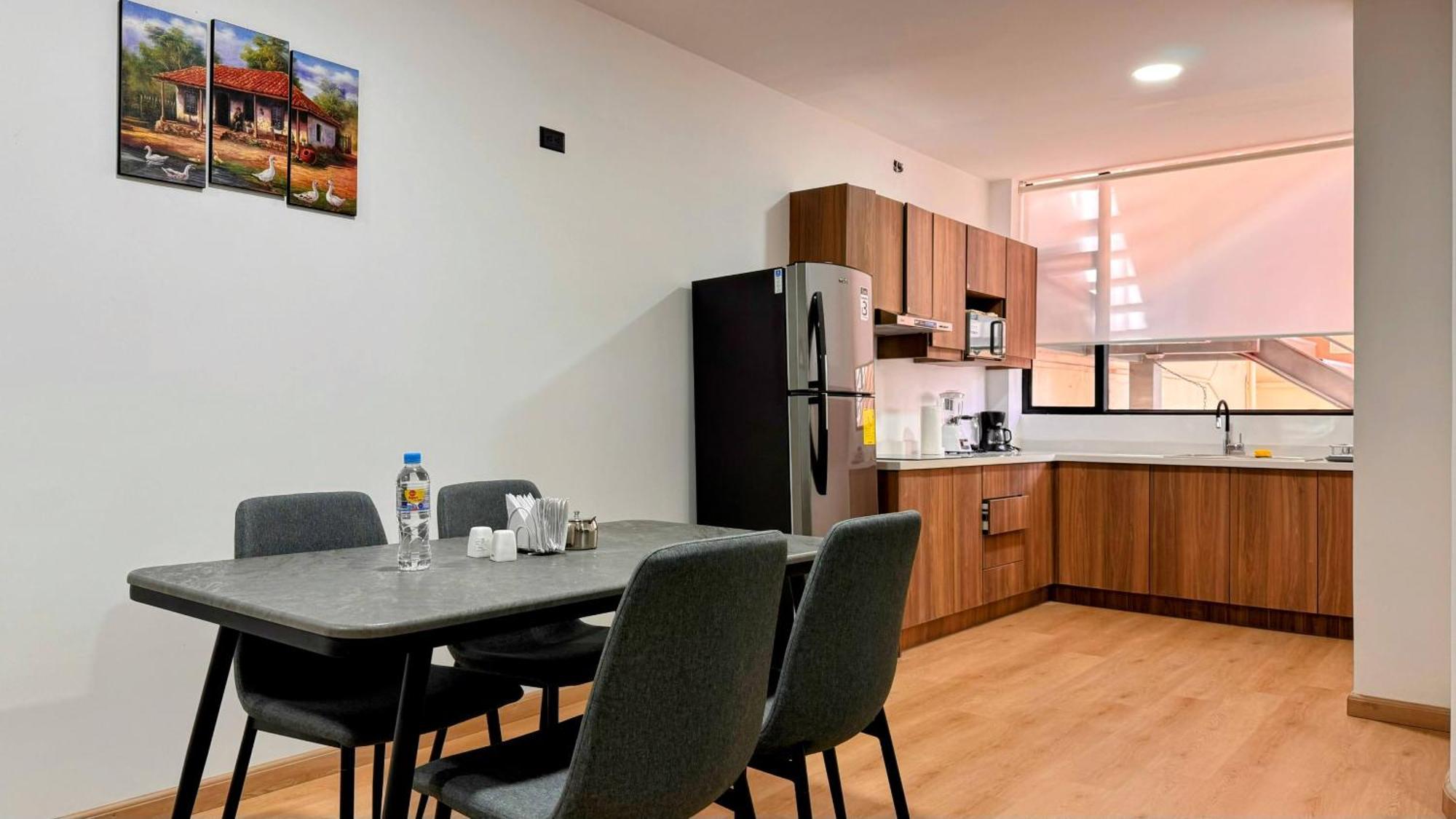 Edificio Tofino Apartment กีโต ภายนอก รูปภาพ